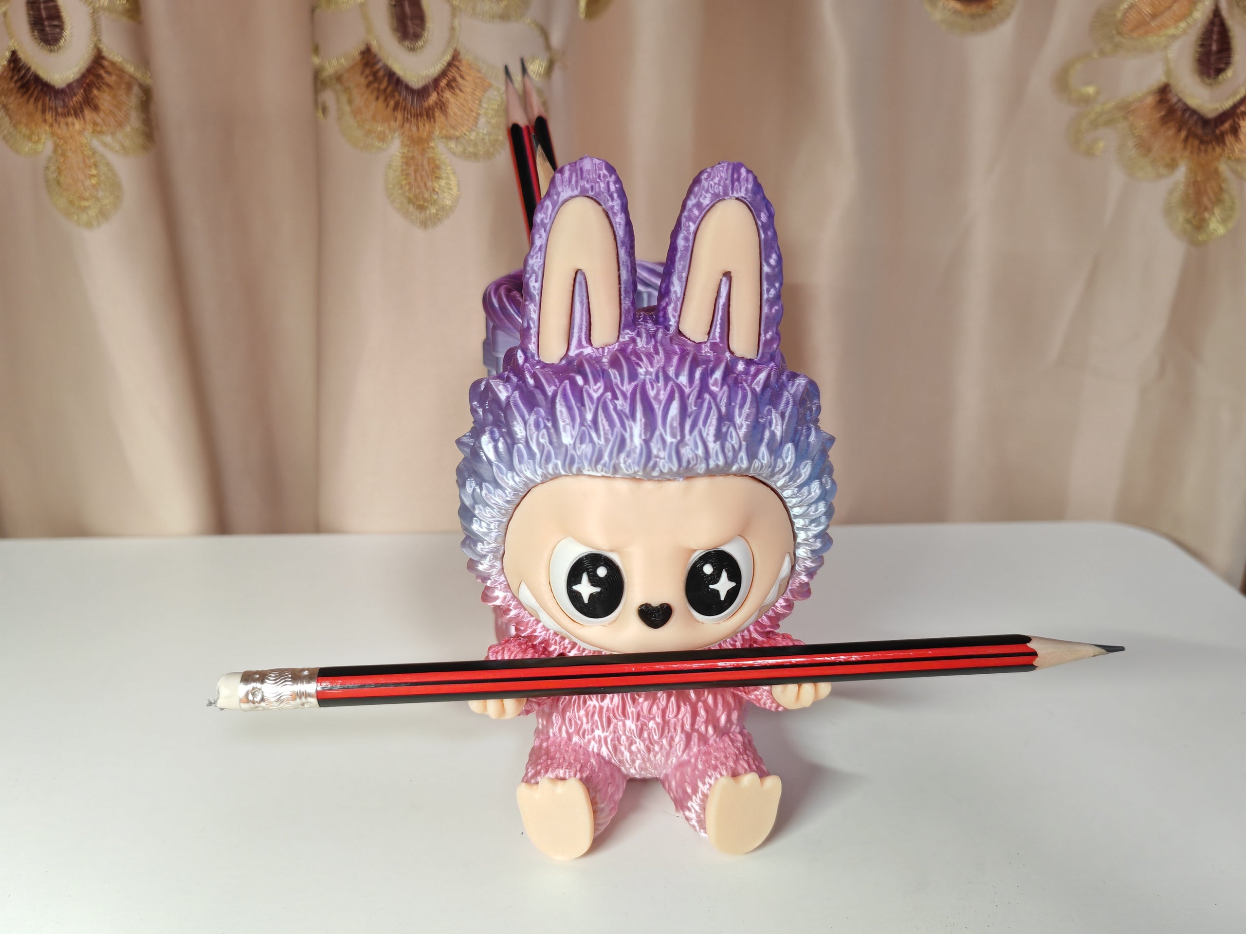 🖋️ Porte-stylo Labubu 15 cm – Imprimé en 3D & Personnalisable ! 🖤