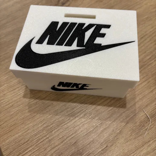 🏷️ Tirelire Sneakers 3D – Nike, Puma ou Adidas Personnalisable ! 💰👟