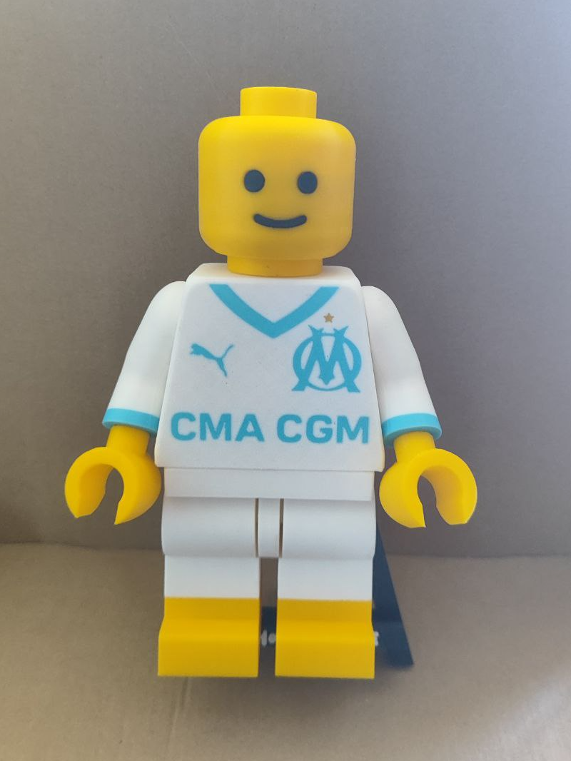 ⚽️ Playmobil OM géant imprimé en 3D – 20 cm de hauteur ! 🔵⚪️