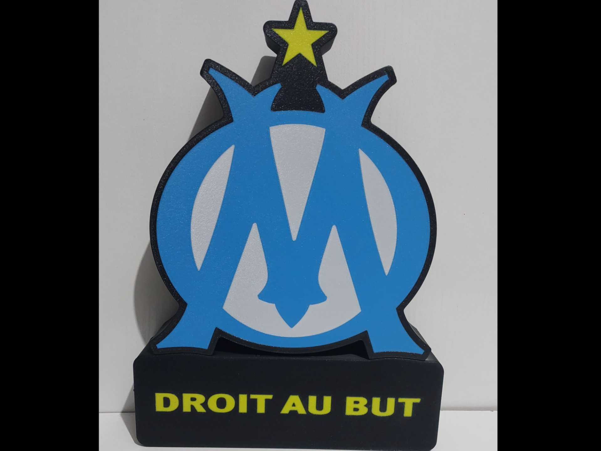 💙⚪ Boîte à lumière “OM style” imprimée en 3D – Esprit Marseille ! ⚪💙