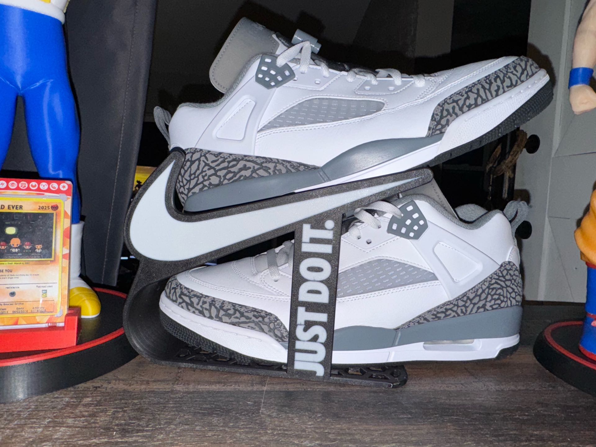 🏆 Présentoirs à Baskets Nike 3D Personnalisables – Design Unique pour Passionnés de Sneakers !