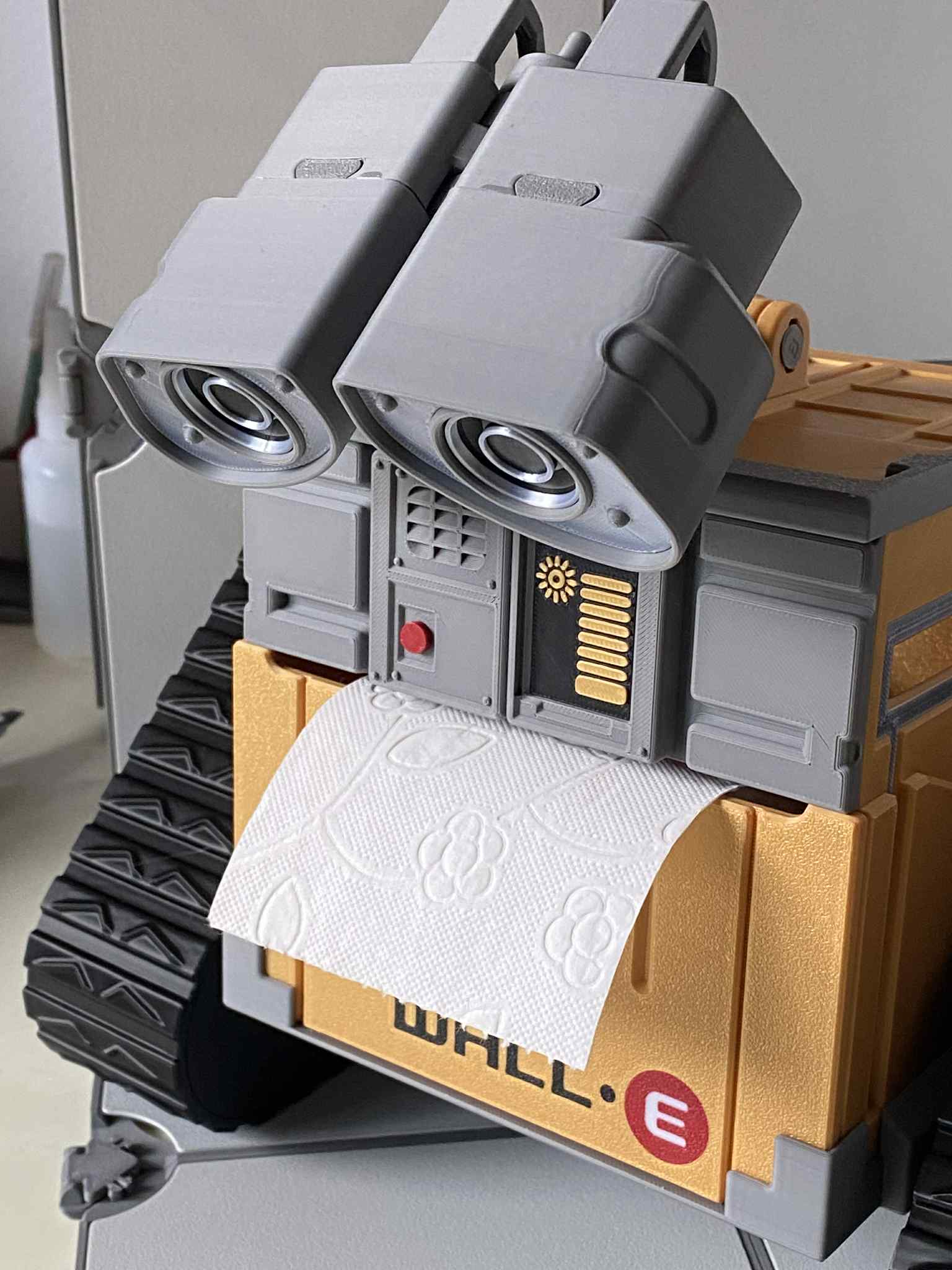 🟡 Distributeur de papier unique – Modèle WALL·E imprimé en 3D ! 🤖✨