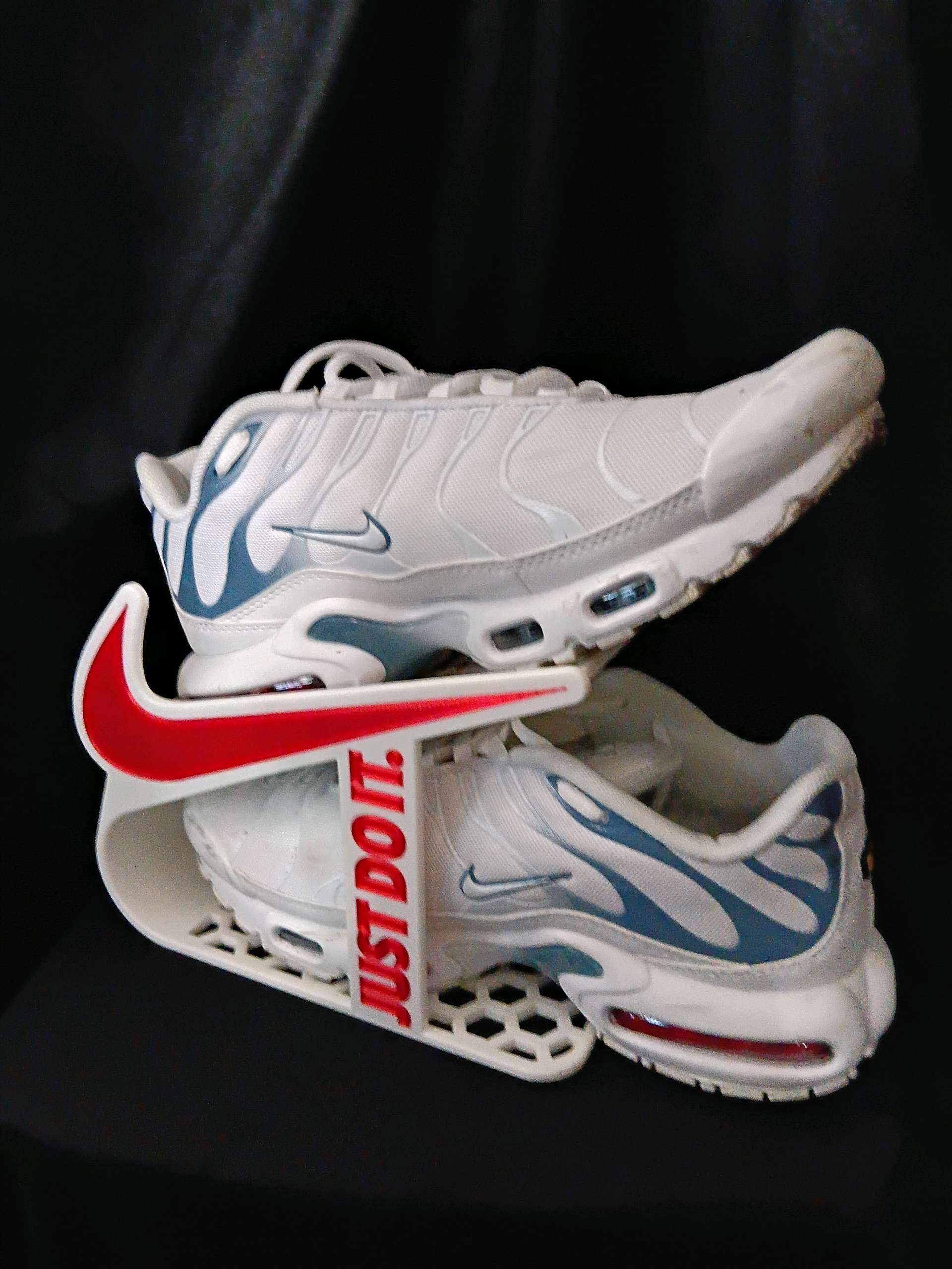 🏆 Présentoirs à Baskets Nike 3D Personnalisables – Design Unique pour Passionnés de Sneakers !