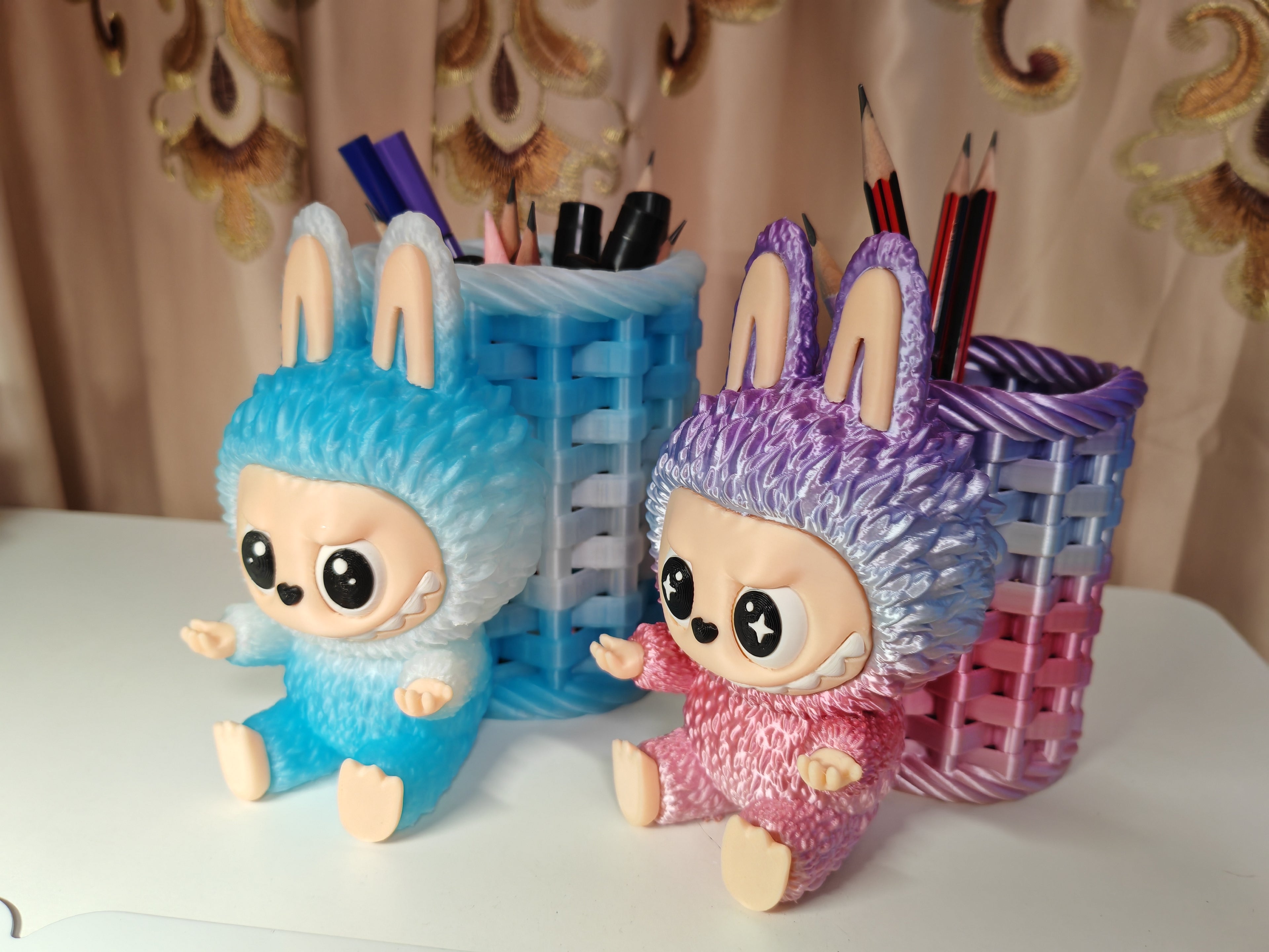 🖋️ Porte-stylo Labubu 15 cm – Imprimé en 3D & Personnalisable ! 🖤