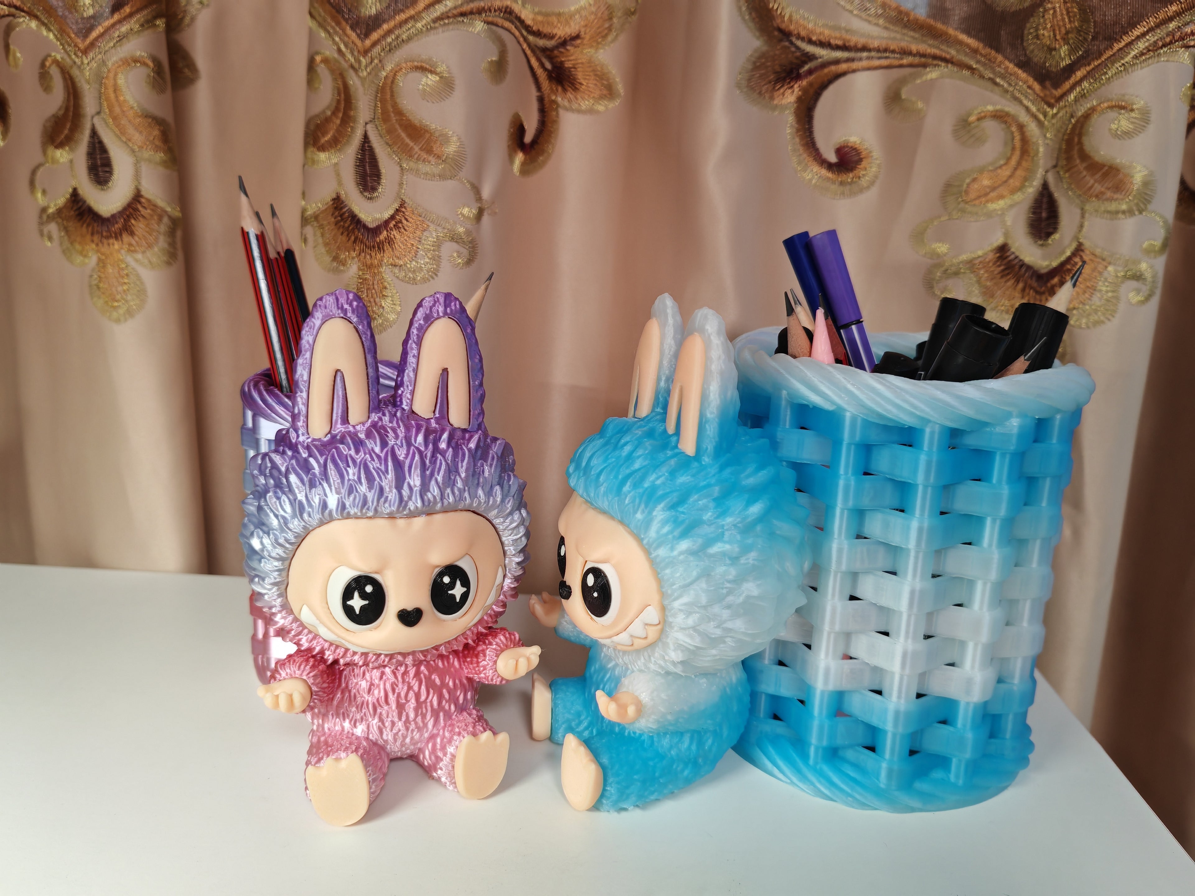 🖋️ Porte-stylo Labubu 15 cm – Imprimé en 3D & Personnalisable ! 🖤