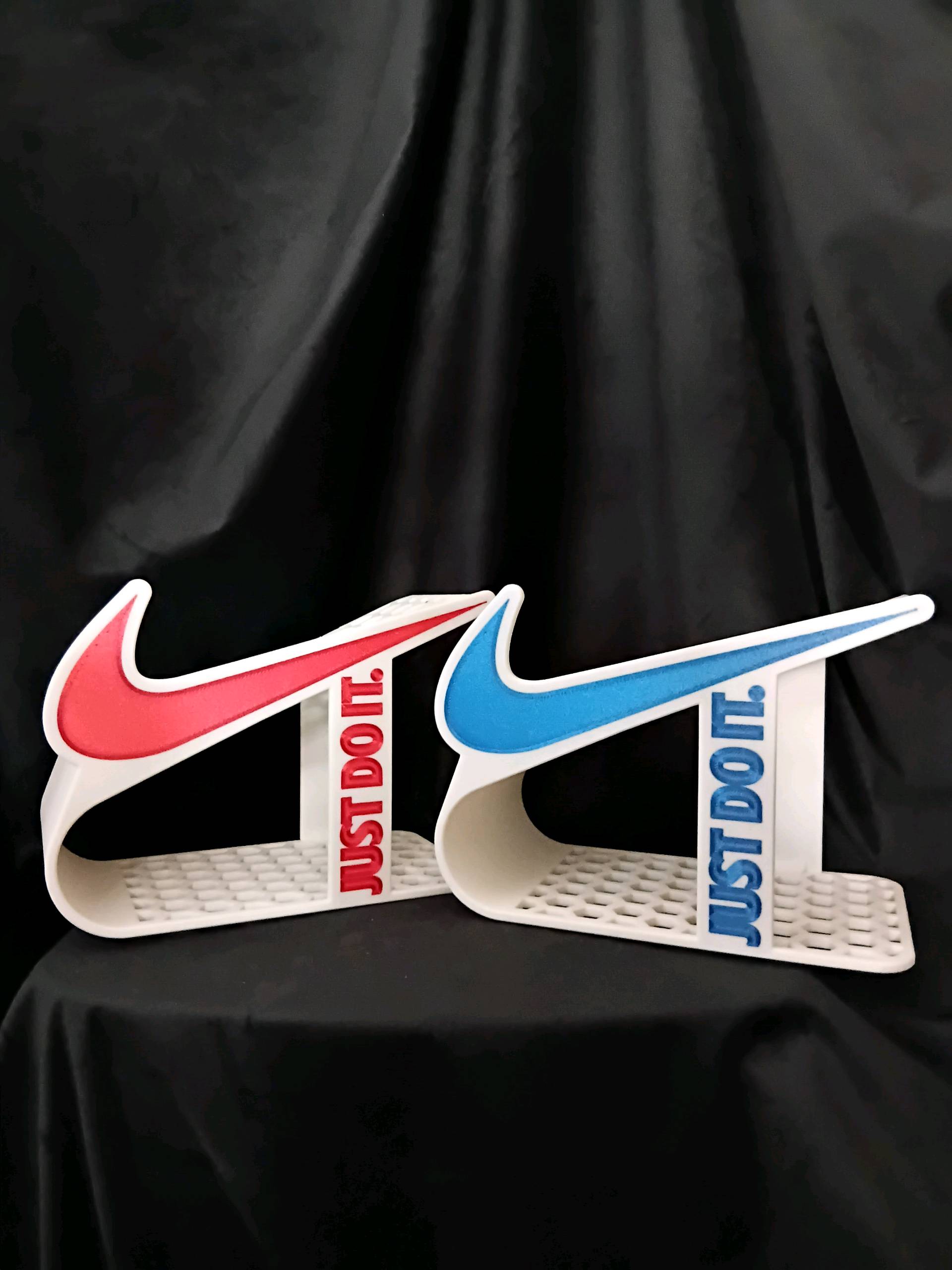 🏆 Présentoirs à Baskets Nike 3D Personnalisables – Design Unique pour Passionnés de Sneakers !